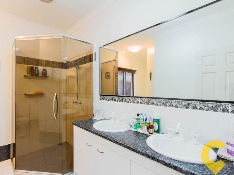 16 Lochside Drive, North Lakes QLD 4509