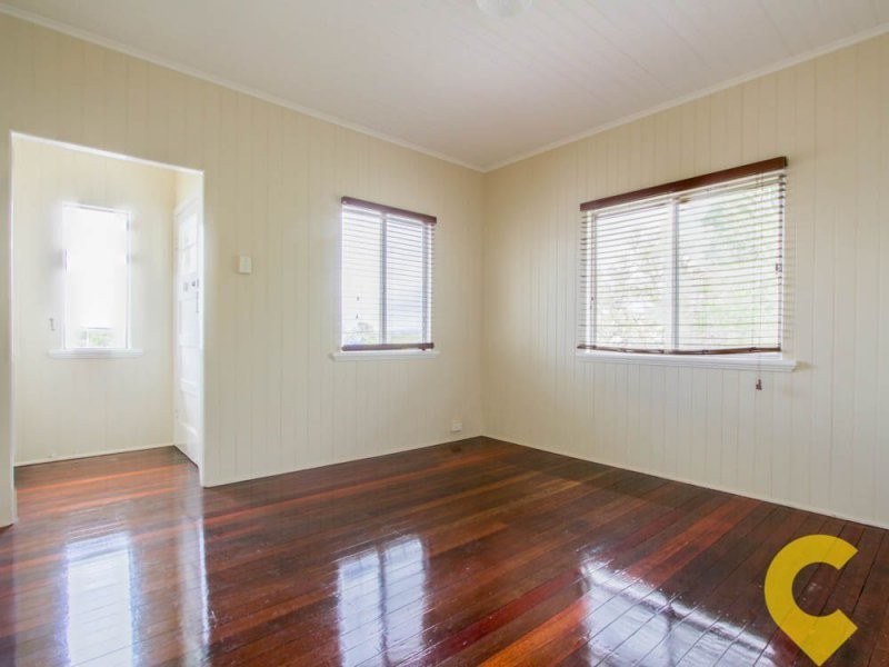 140 Rainbow Street, Sandgate QLD 4017