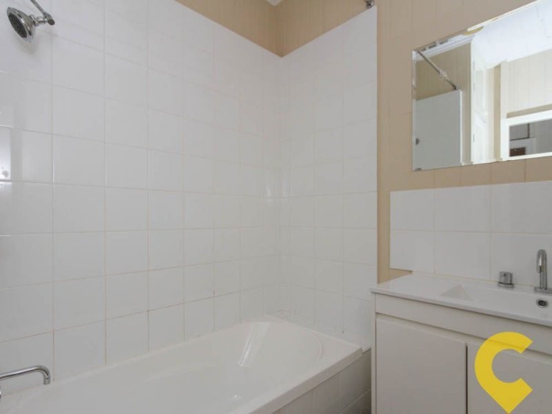 140 Rainbow Street, Sandgate QLD 4017