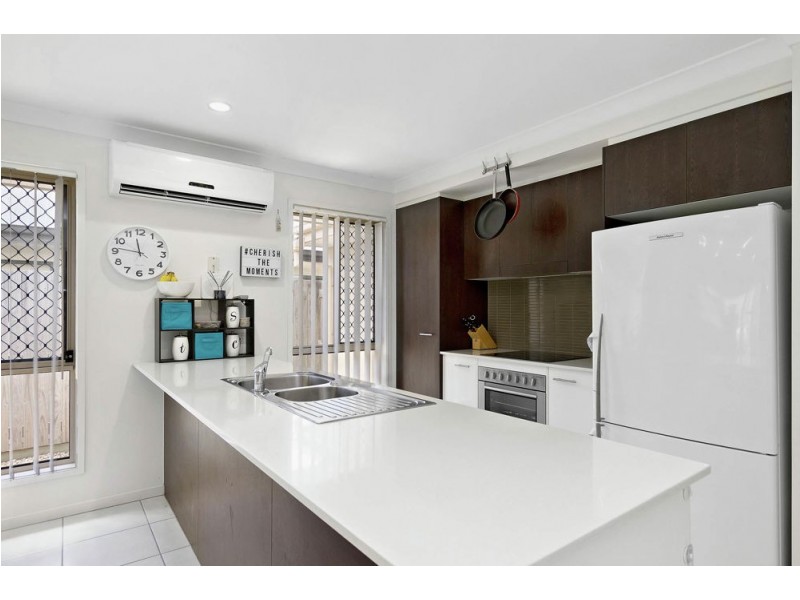 74 Mackintosh Drive, North Lakes QLD 4509