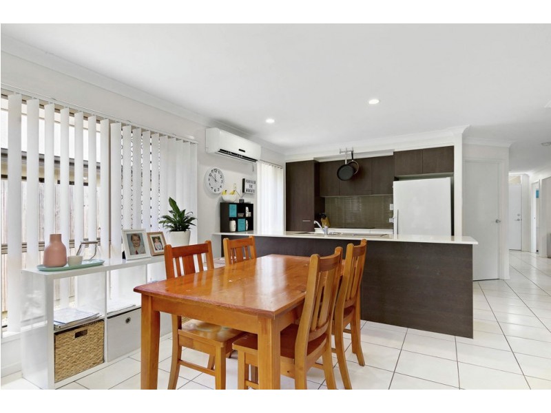 74 Mackintosh Drive, North Lakes QLD 4509