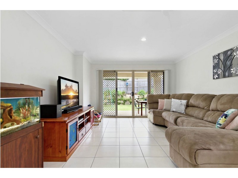 74 Mackintosh Drive, North Lakes QLD 4509