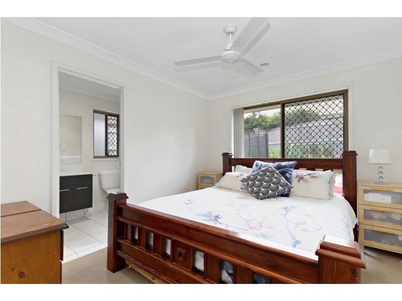 74 Mackintosh Drive, North Lakes QLD 4509