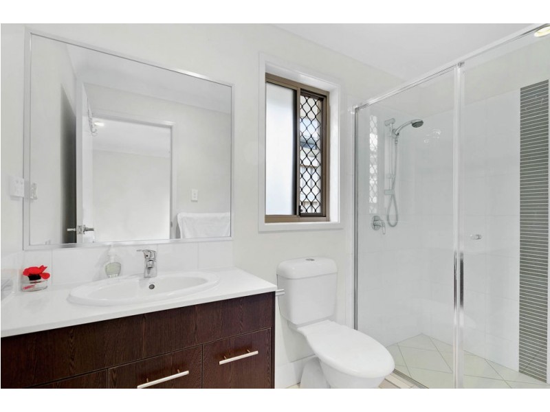 74 Mackintosh Drive, North Lakes QLD 4509