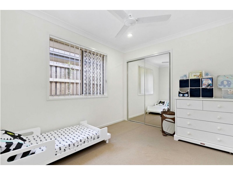 74 Mackintosh Drive, North Lakes QLD 4509