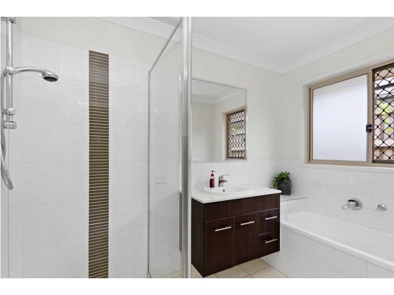 74 Mackintosh Drive, North Lakes QLD 4509