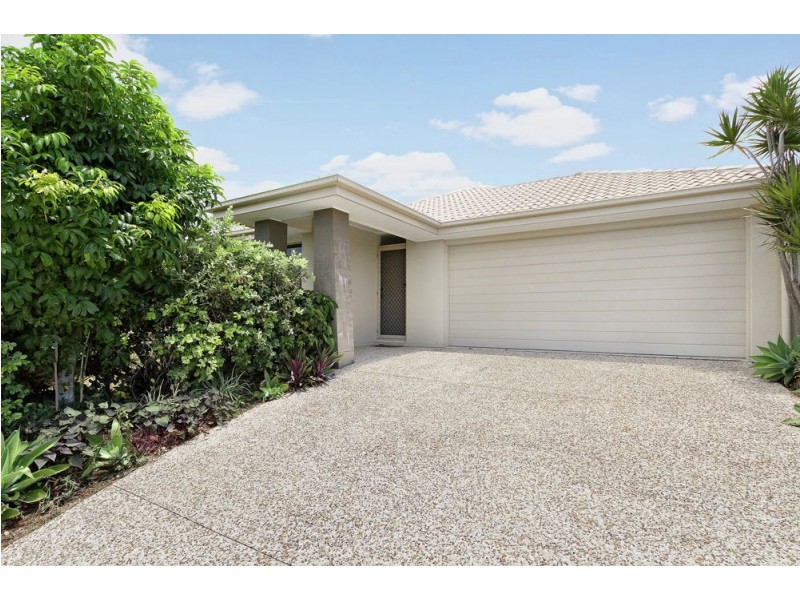 74 Mackintosh Drive, North Lakes QLD 4509