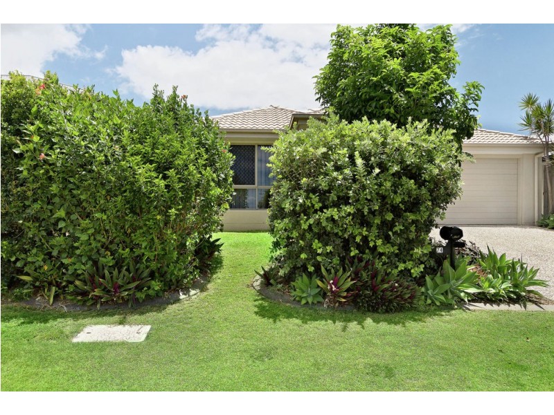74 Mackintosh Drive, North Lakes QLD 4509