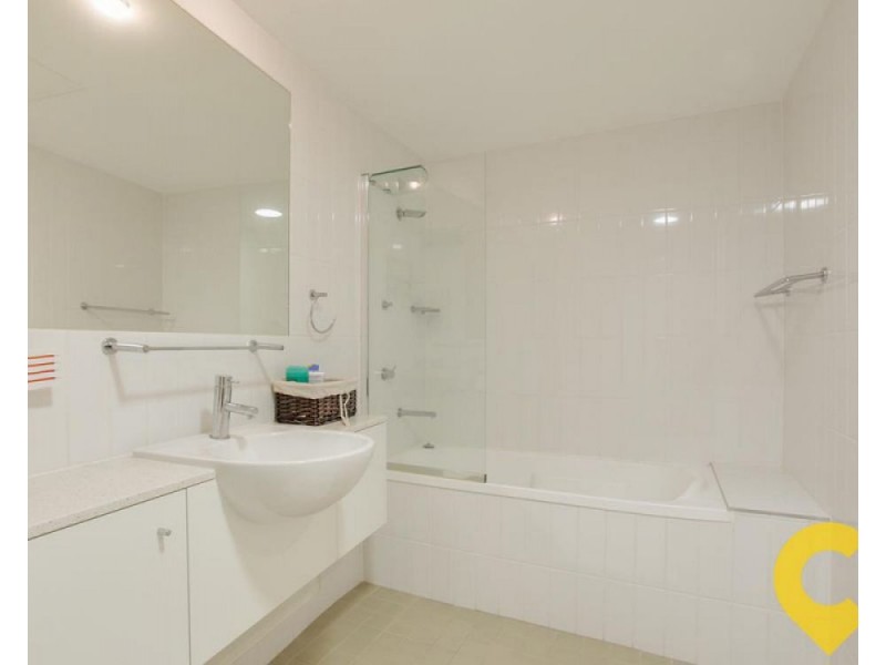 1/146 Prince Edward Parade, Scarborough QLD 4020
