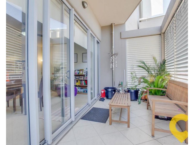 1/146 Prince Edward Parade, Scarborough QLD 4020