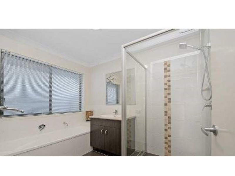 23 Daintree Cct, North Lakes QLD 4509