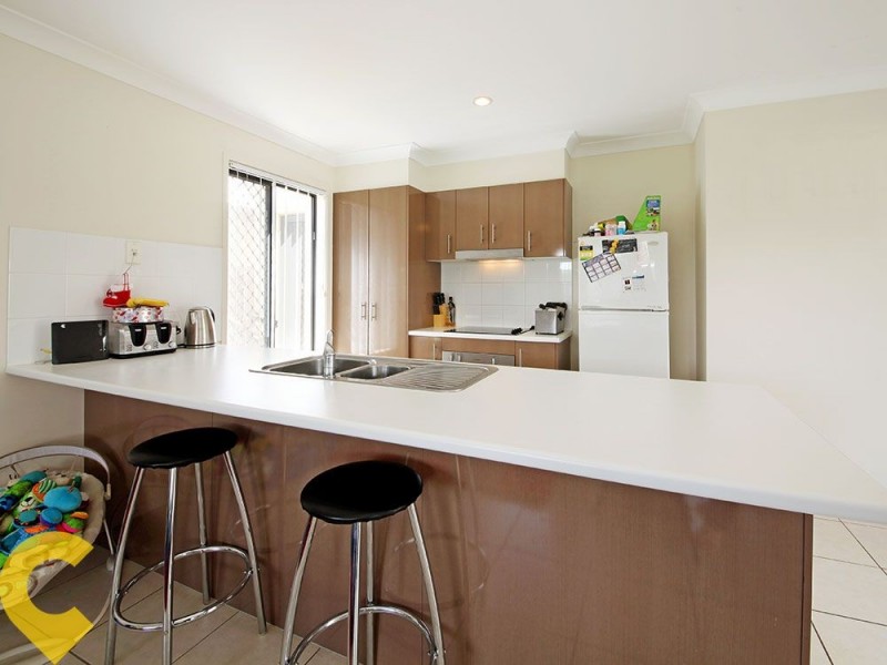 8 Friars Crescent, North Lakes QLD 4509