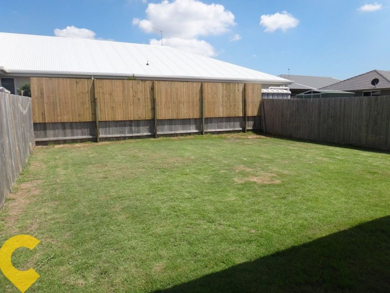 8 Friars Crescent, North Lakes QLD 4509