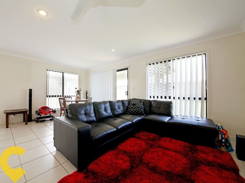 8 Friars Crescent, North Lakes QLD 4509