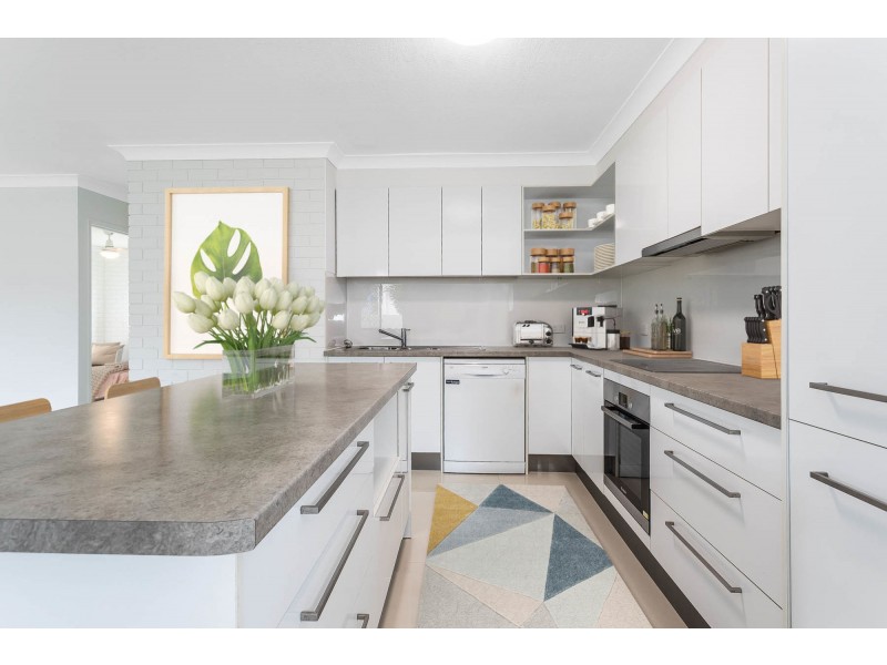 2/186 Mein Street, Scarborough QLD 4020