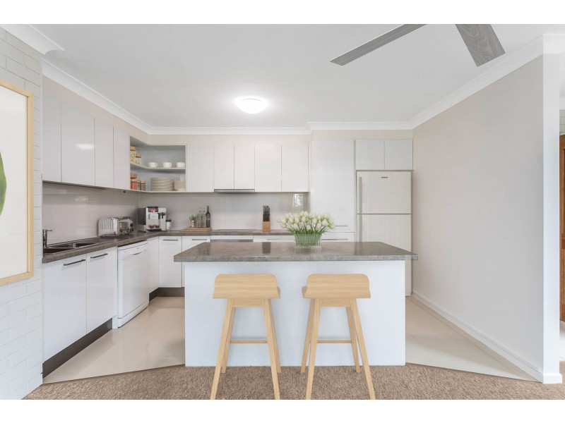 2/186 Mein Street, Scarborough QLD 4020