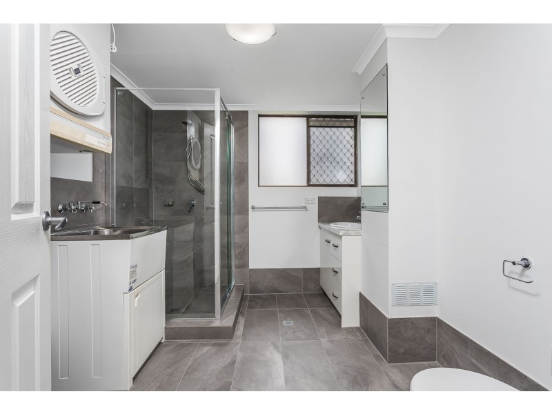 2/186 Mein Street, Scarborough QLD 4020