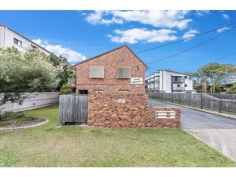 2/186 Mein Street, Scarborough QLD 4020