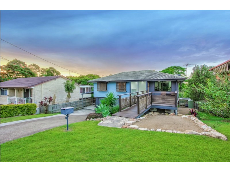 6 Floyd Court, Arana Hills QLD 4054