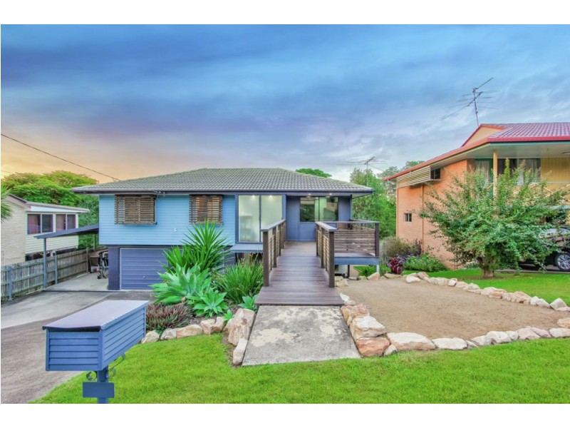 6 Floyd Court, Arana Hills QLD 4054