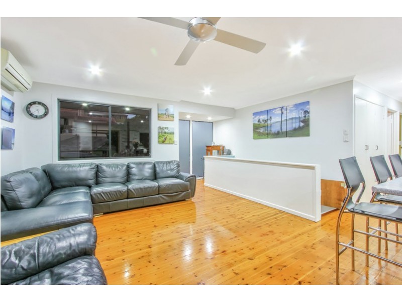 6 Floyd Court, Arana Hills QLD 4054