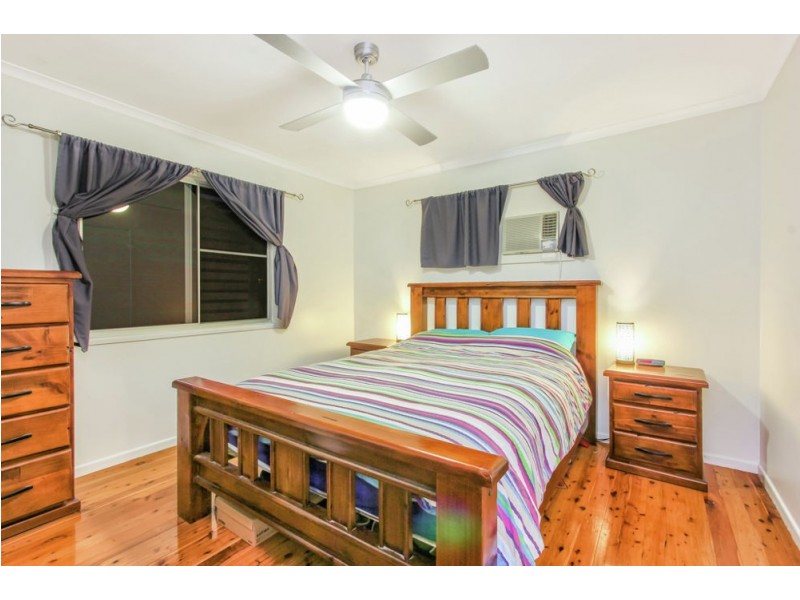 6 Floyd Court, Arana Hills QLD 4054