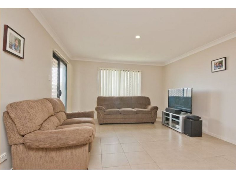10 Severn Crescent, North Lakes QLD 4509