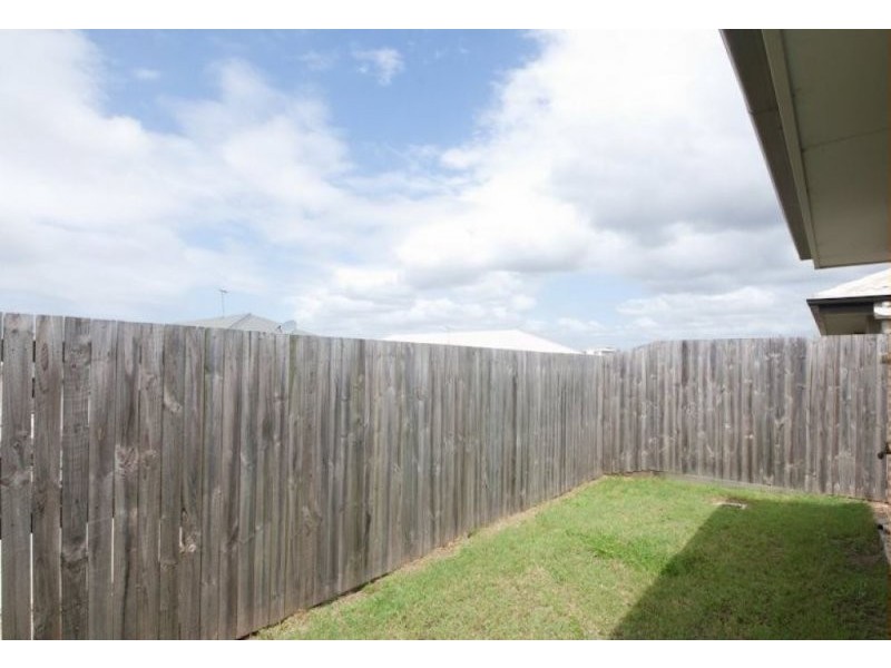10 Severn Crescent, North Lakes QLD 4509