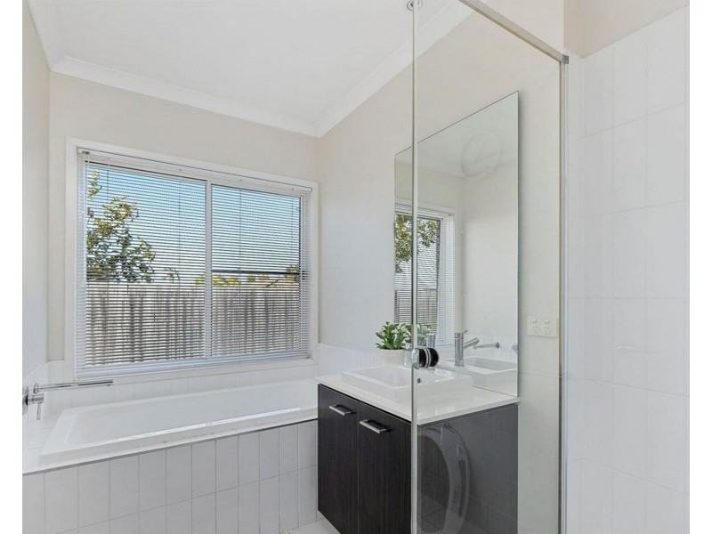 74 Daintree Circuit, North Lakes QLD 4509