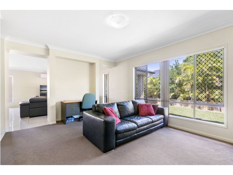 13 Highcliff Crescent, North Lakes QLD 4509