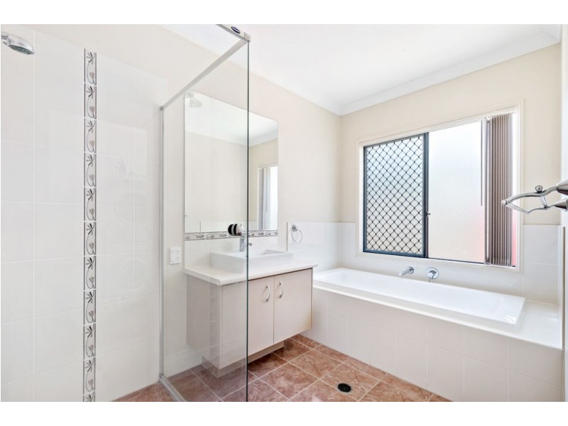 13 Highcliff Crescent, North Lakes QLD 4509