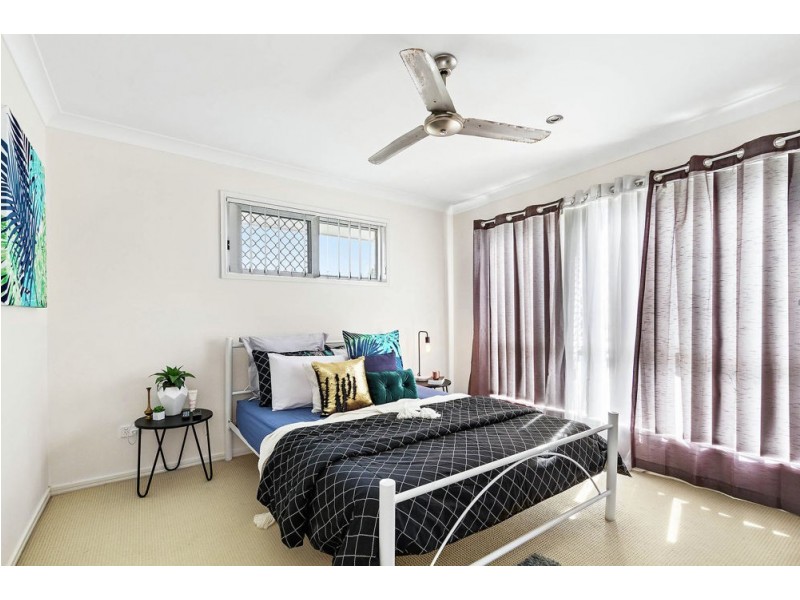 33 Sears Parade, North Lakes QLD 4509