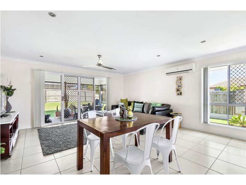 33 Sears Parade, North Lakes QLD 4509