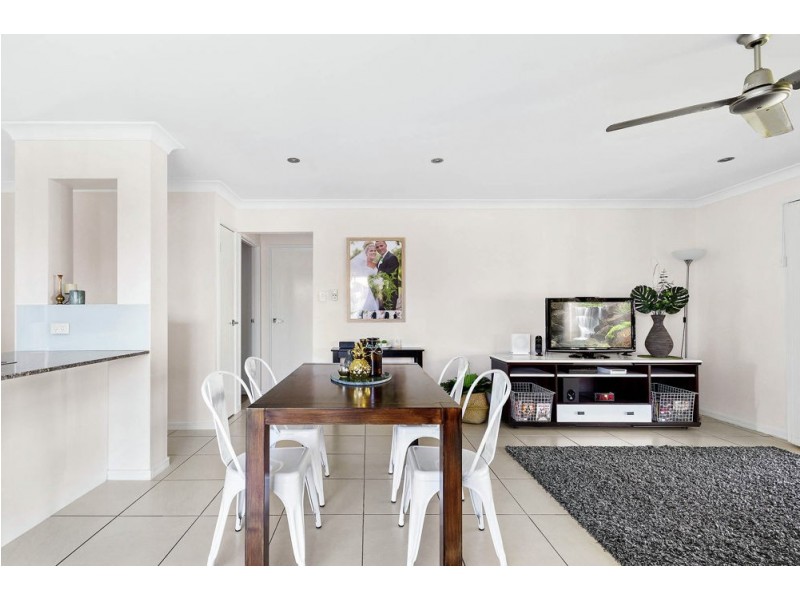 33 Sears Parade, North Lakes QLD 4509