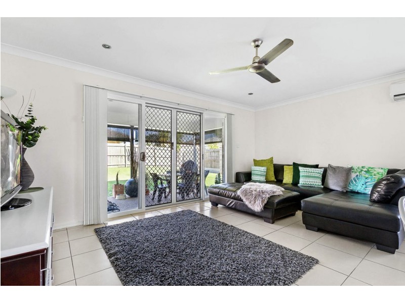 33 Sears Parade, North Lakes QLD 4509