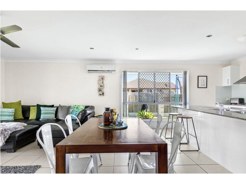 33 Sears Parade, North Lakes QLD 4509