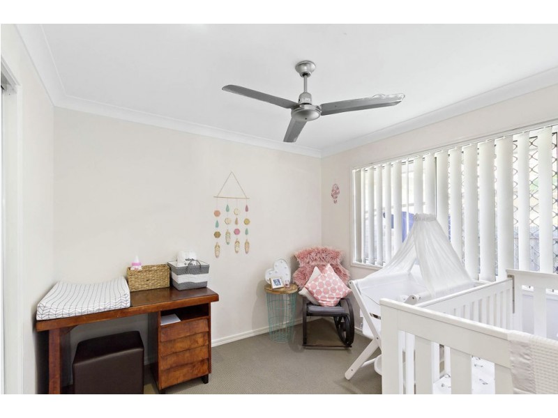 33 Sears Parade, North Lakes QLD 4509