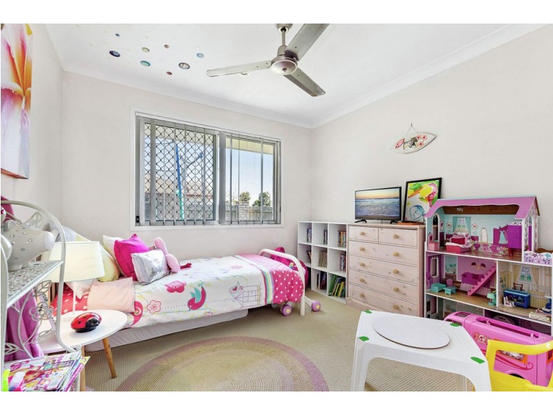33 Sears Parade, North Lakes QLD 4509