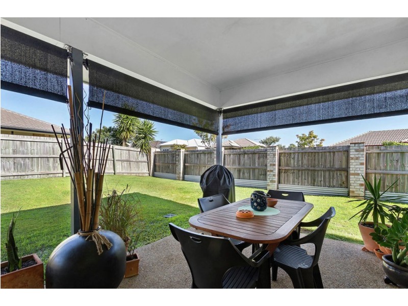 33 Sears Parade, North Lakes QLD 4509