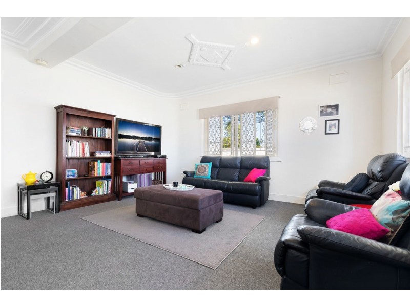 141 Oxley Avenue, Woody Point QLD 4019