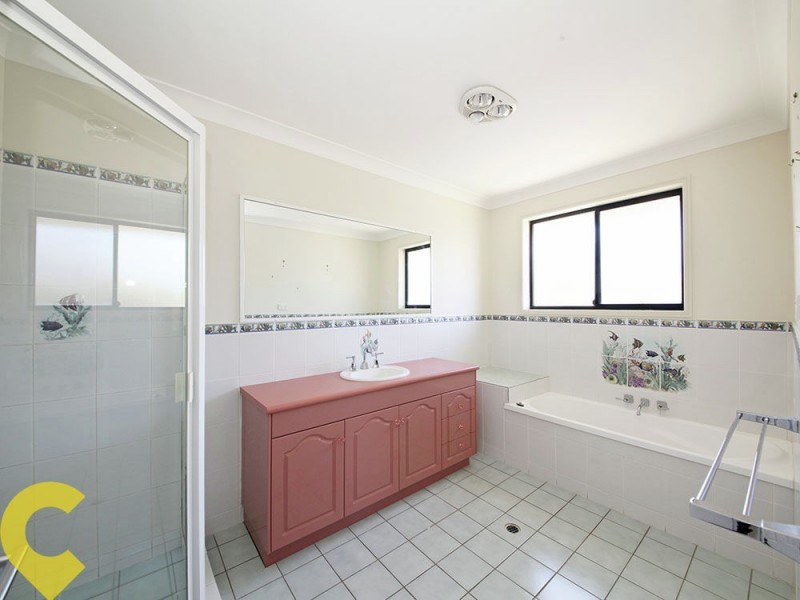 9 Reliance Court, Newport QLD 4020