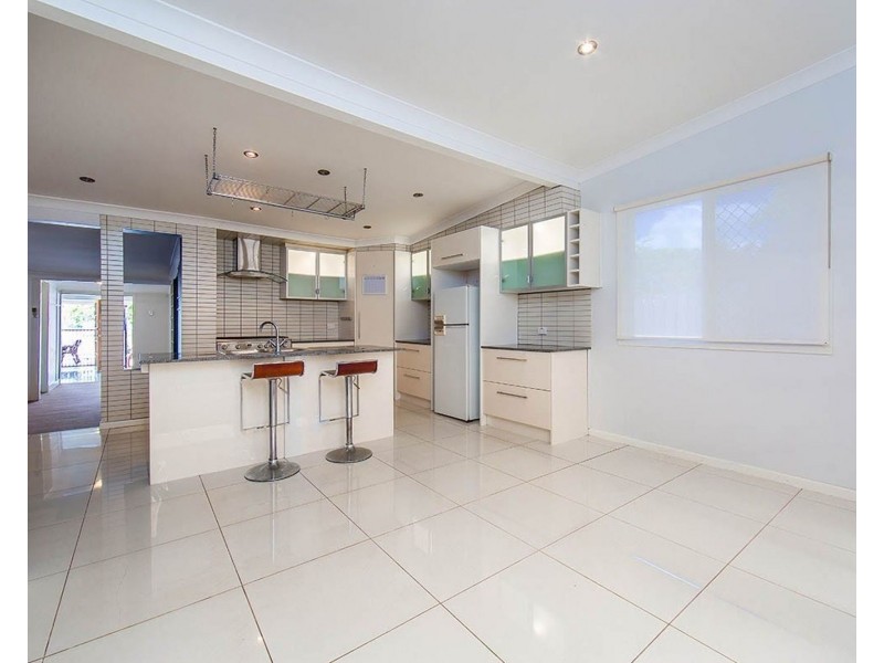 2 Ewan Street, Margate QLD 4019