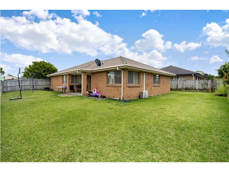 4 Hoddle Court, Rothwell QLD 4022
