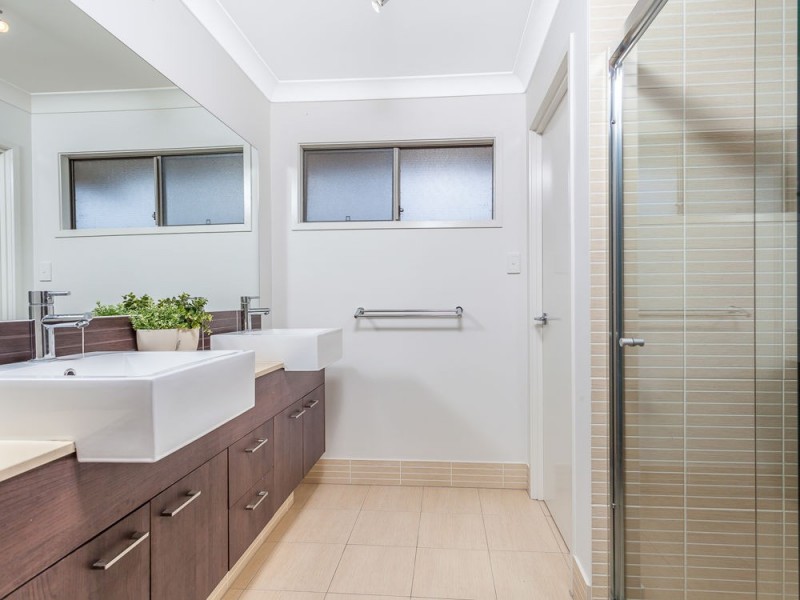 11 Elderflower Circuit, Griffin QLD 4503