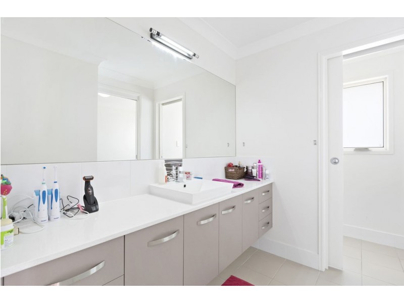 16 Griffith Court, North Lakes QLD 4509