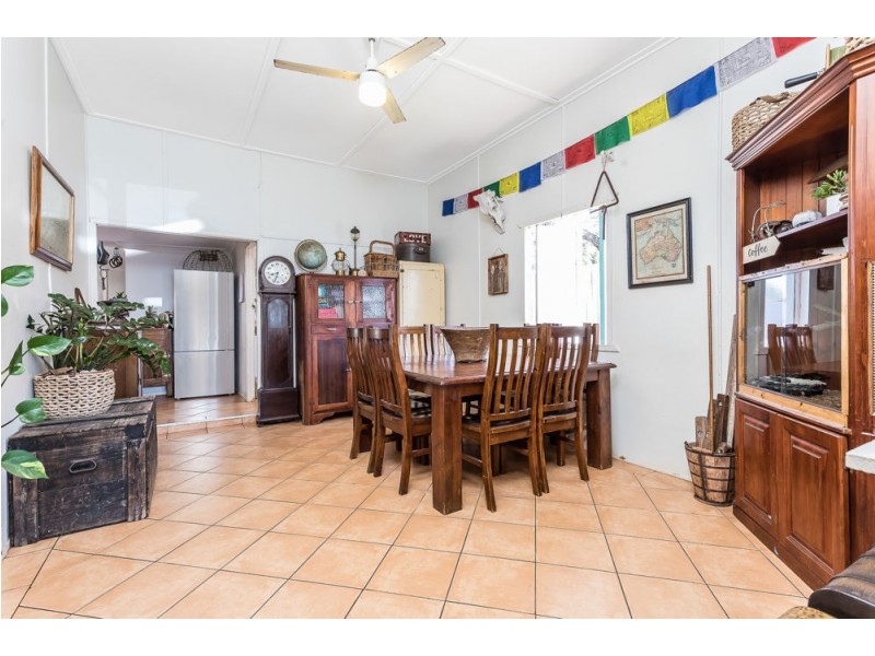 33 James Street, Scarborough QLD 4020