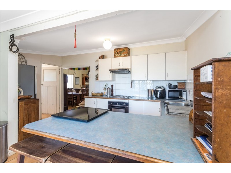 33 James Street, Scarborough QLD 4020