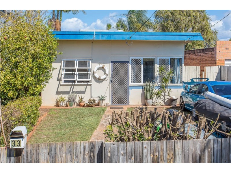 33 James Street, Scarborough QLD 4020