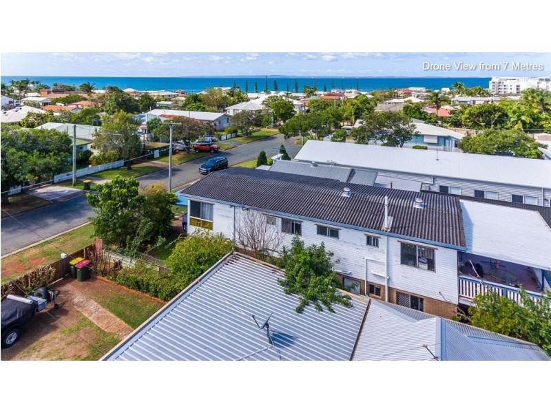 33 James Street, Scarborough QLD 4020