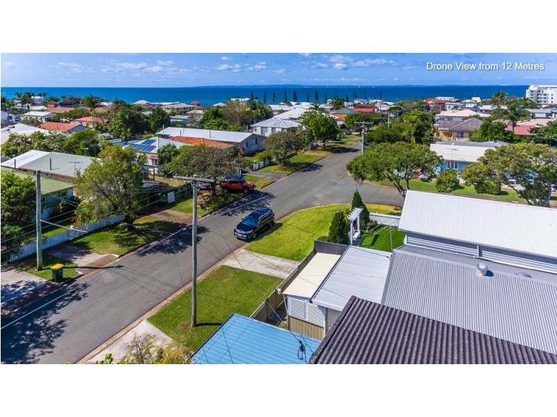 33 James Street, Scarborough QLD 4020